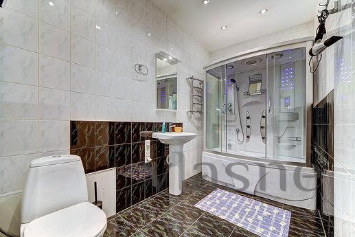 The apartment is renovated in center, Saint Petersburg - apartment by the day
