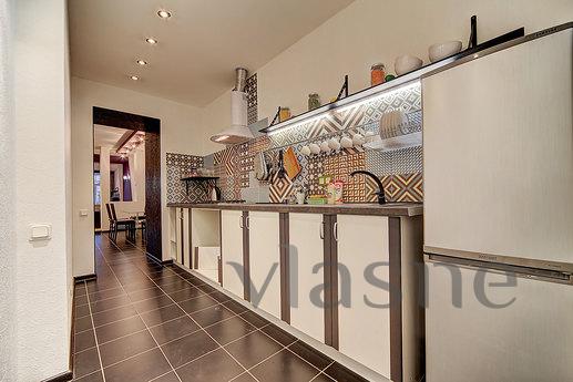The apartment is renovated in center, Saint Petersburg - apartment by the day