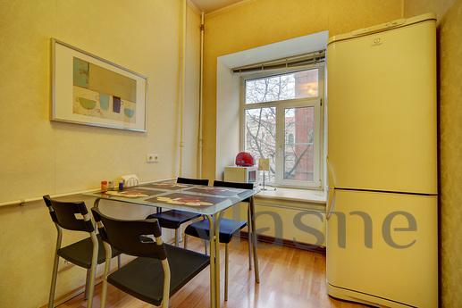 2-bedroom apartment on Rubinstein, Saint Petersburg - apartment by the day