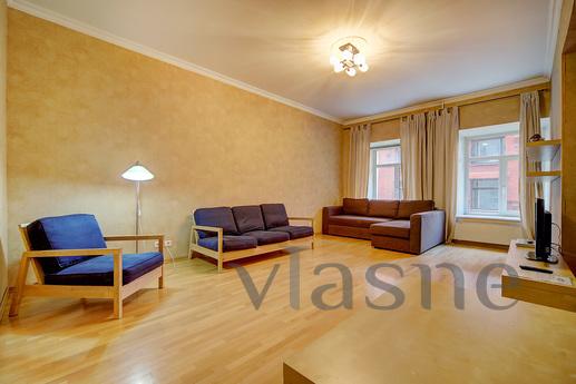 2-bedroom apartment on Rubinstein, Saint Petersburg - apartment by the day