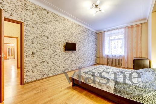 3-bedroom apartment in the center of St., Saint Petersburg - apartment by the day