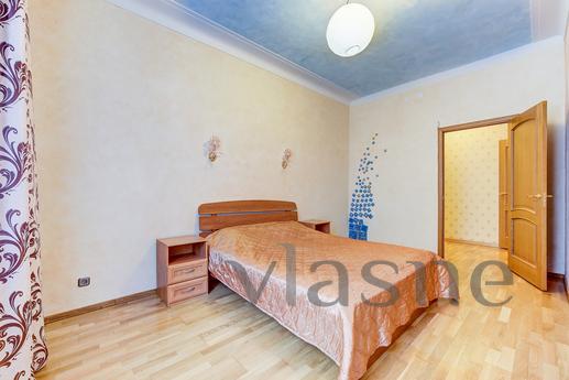 3-bedroom apartment in the center of St., Saint Petersburg - apartment by the day