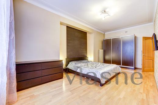 3-bedroom apartment in the center of St., Saint Petersburg - apartment by the day