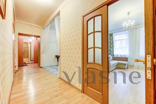 3-bedroom apartment in the center of St., Saint Petersburg - apartment by the day