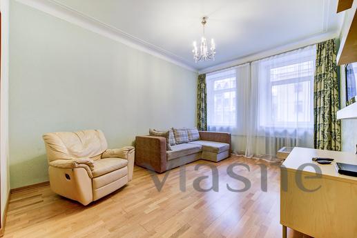 3-bedroom apartment in the center of St., Saint Petersburg - apartment by the day
