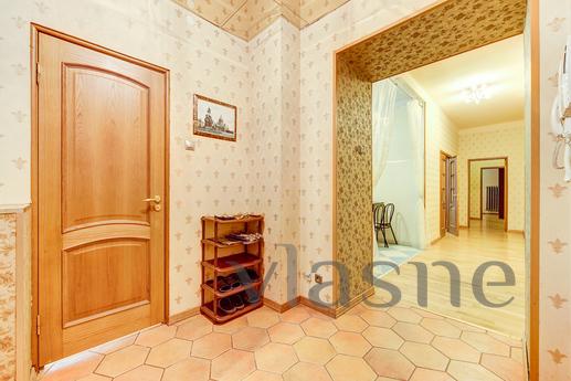 3-bedroom apartment in the center of St., Saint Petersburg - apartment by the day