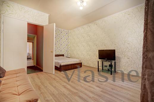 The apartment is on Kovensky Lane, Saint Petersburg - apartment by the day