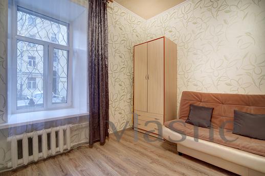 The apartment is on Kovensky Lane, Saint Petersburg - apartment by the day