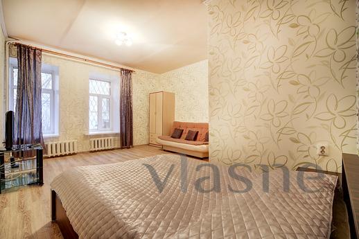 The apartment is on Kovensky Lane, Saint Petersburg - apartment by the day