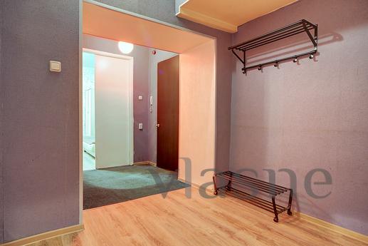 The apartment is on Kovensky Lane, Saint Petersburg - apartment by the day