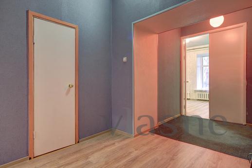 The apartment is on Kovensky Lane, Saint Petersburg - apartment by the day