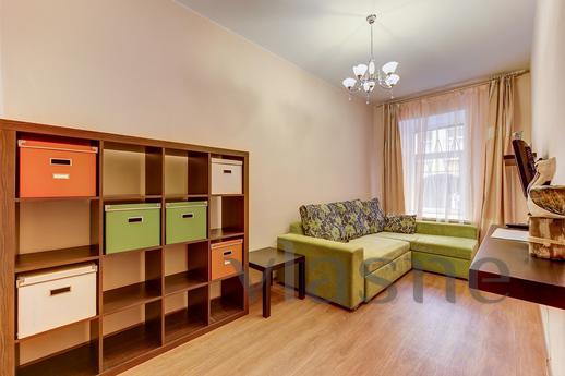 The apartment is on the street Marata, 39 is the perfect cho