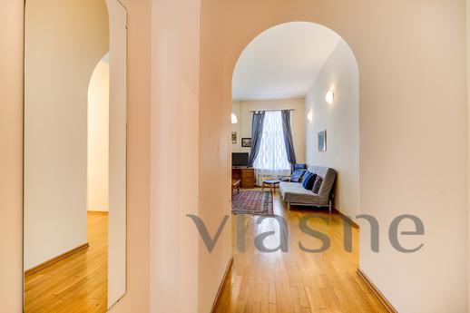 Apartment on Konyushenny Lane, Saint Petersburg - apartment by the day