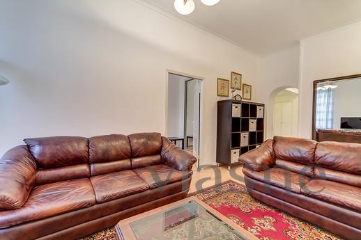 Apartment on Nevsky Prospekt, Saint Petersburg - apartment by the day