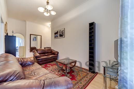 Apartment on Nevsky Prospekt, Saint Petersburg - apartment by the day