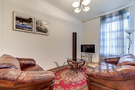 Apartment on Nevsky Prospekt, Saint Petersburg - apartment by the day