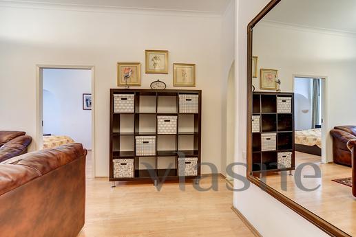 Apartment on Nevsky Prospekt, Saint Petersburg - apartment by the day