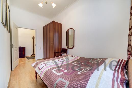 Apartment on Nevsky Prospekt, Saint Petersburg - apartment by the day