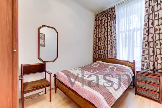 Apartment on Nevsky Prospekt, Saint Petersburg - apartment by the day