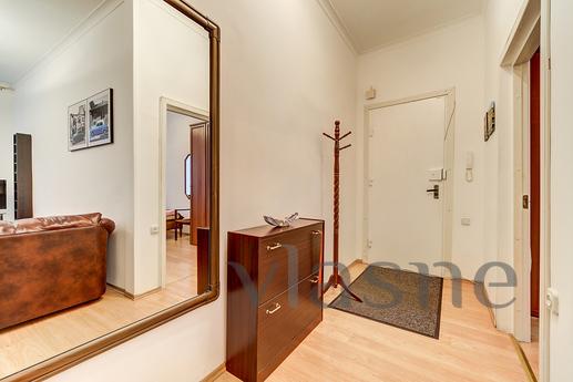 Apartment on Nevsky Prospekt, Saint Petersburg - apartment by the day