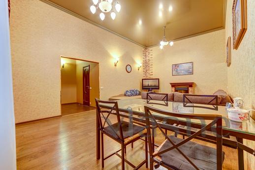 Apartment on Nevsky Prospekt 23, Saint Petersburg - apartment by the day