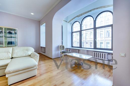 Daily 3kkv Nevsky Pros 103, Saint Petersburg - apartment by the day