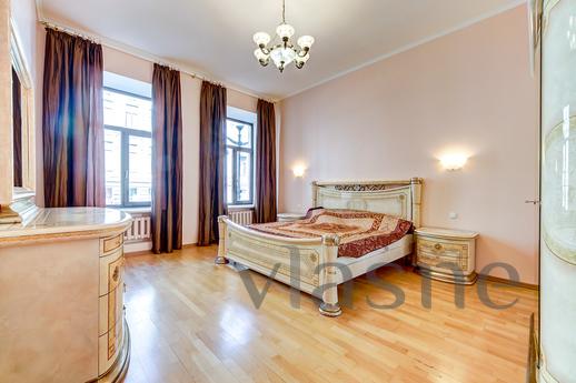 Daily 3kkv Nevsky Pros 103, Saint Petersburg - apartment by the day