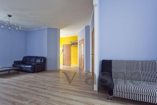 Rent one VIP apartment in the center, Saint Petersburg - apartment by the day