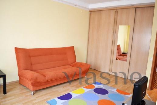 Modern studio apartment in the center, Yekaterinburg - apartment by the day
