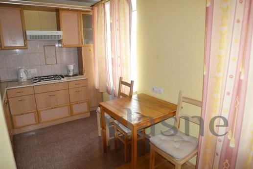 Modern studio apartment in the center, Yekaterinburg - apartment by the day