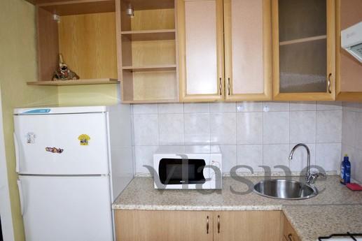 Modern studio apartment in the center, Yekaterinburg - apartment by the day