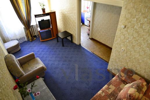 Two bedroom apartment in the city center, Yekaterinburg - apartment by the day
