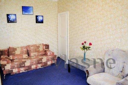 Two bedroom apartment in the city center, Yekaterinburg - apartment by the day