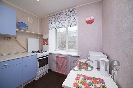 1-bedroom apartments in the center next, Yekaterinburg - apartment by the day