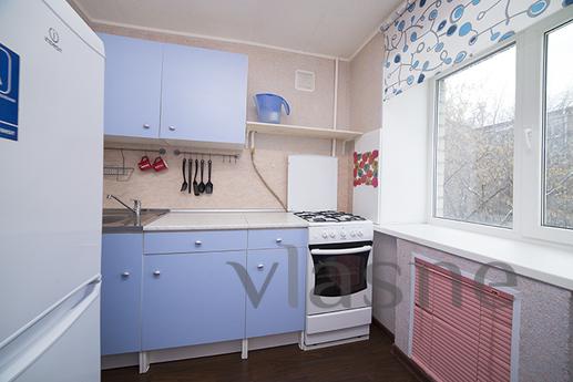 1-bedroom apartments in the center next, Yekaterinburg - apartment by the day
