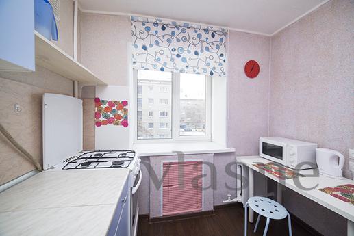 1-bedroom apartments in the center next, Yekaterinburg - apartment by the day