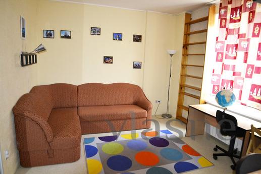 Large 3 bedroom apartment for rent, Yekaterinburg - apartment by the day