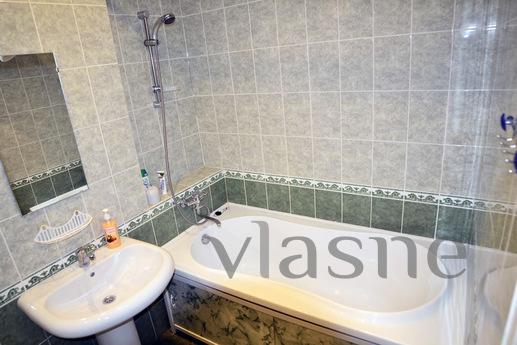 Large 3 bedroom apartment for rent, Yekaterinburg - apartment by the day