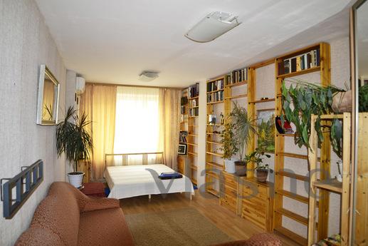 Large 3 bedroom apartment for rent, Yekaterinburg - apartment by the day