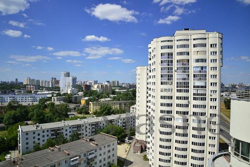 1 room. Excellent apartment in the New H, Yekaterinburg - apartment by the day