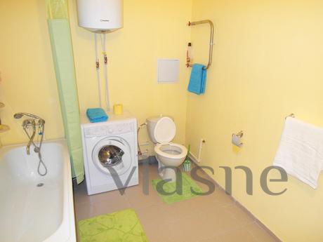 Large one bedroom apartment, Yekaterinburg - apartment by the day