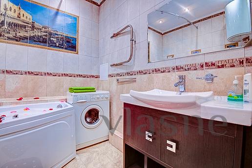 One bedroom apartment with a jacuzzi!, Yekaterinburg - apartment by the day
