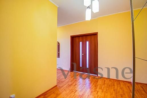 One bedroom apartment with a jacuzzi!, Yekaterinburg - apartment by the day