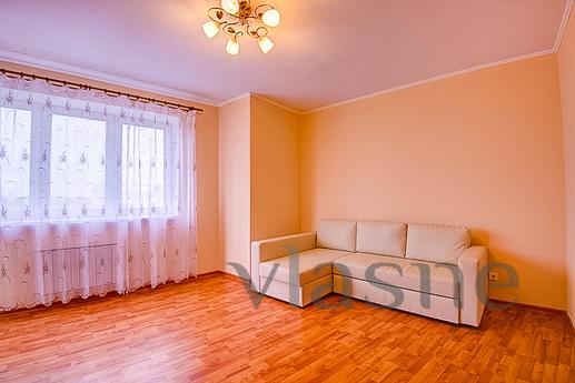 One bedroom apartment with a jacuzzi!, Yekaterinburg - apartment by the day