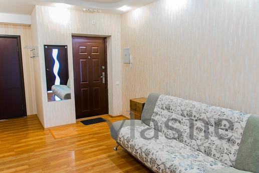 Large, bright, one bedroom apartment, Yekaterinburg - apartment by the day