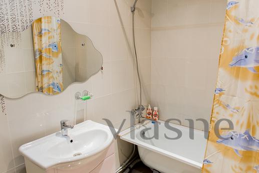 Large, bright, one bedroom apartment, Yekaterinburg - apartment by the day