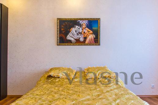 Large, bright, one bedroom apartment, Yekaterinburg - apartment by the day