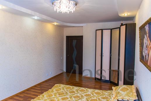 Large, bright, one bedroom apartment, Yekaterinburg - apartment by the day