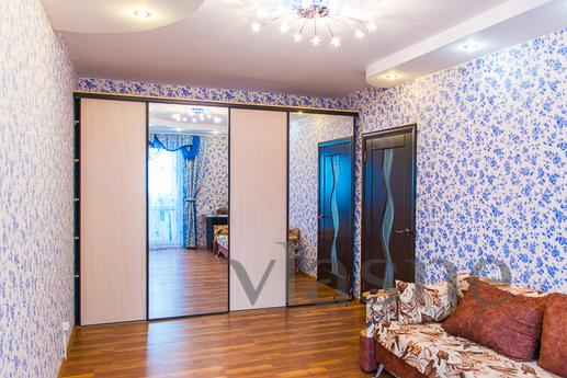 Large, bright, one bedroom apartment, Yekaterinburg - apartment by the day