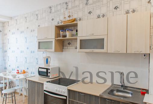 Large, bright, one bedroom apartment, Yekaterinburg - apartment by the day